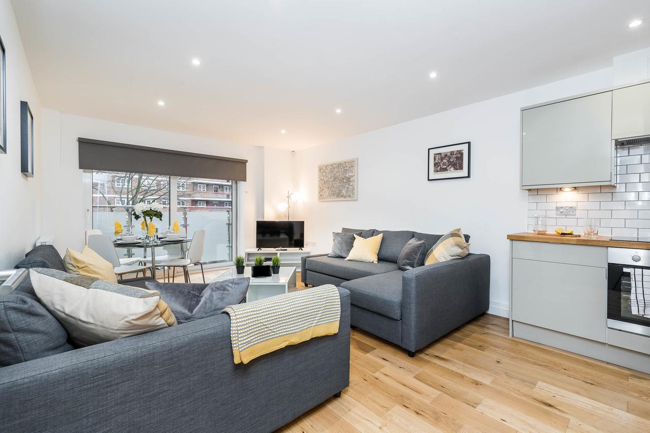 Vibrant Vauxhall Apartment London