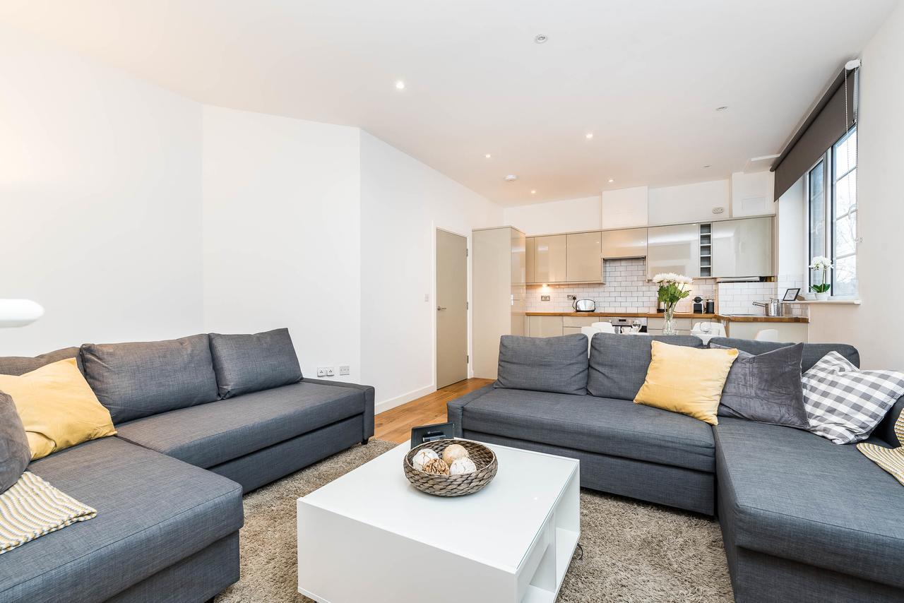 Vibrant Vauxhall Apartment London