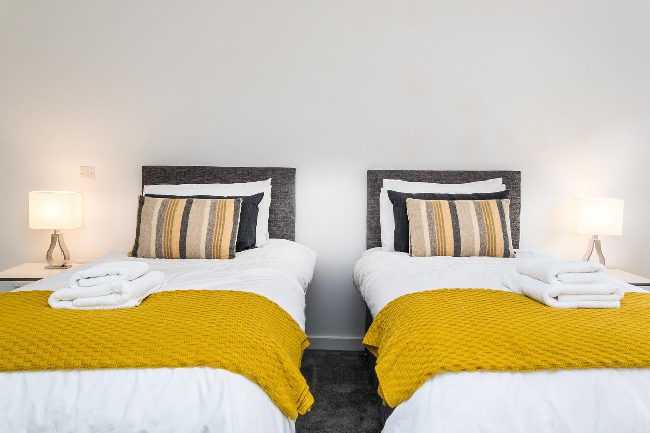 Vibrant Vauxhall Apartment London