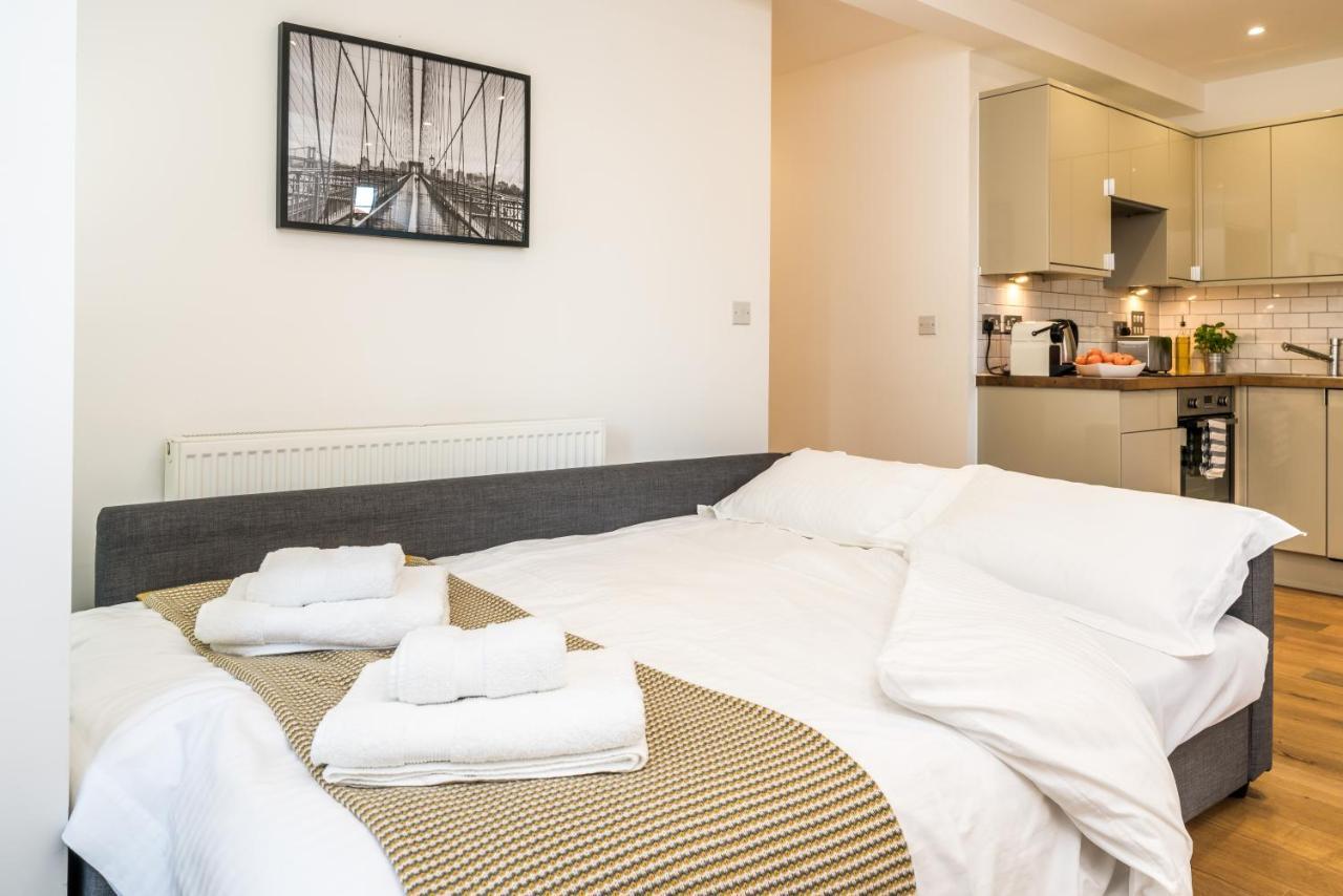 Vibrant Vauxhall Apartment *